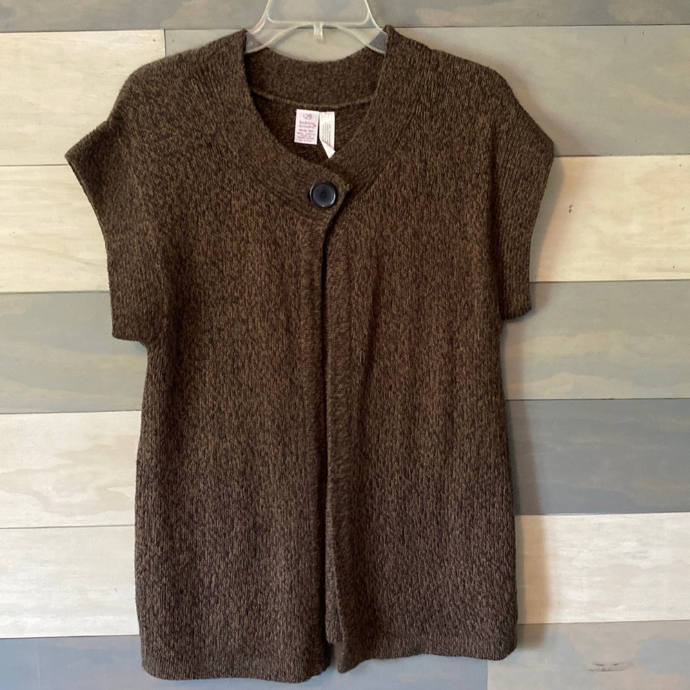 Bobbie Brooks medium cap sleeve one button sweater vest. Black and brown tweed.